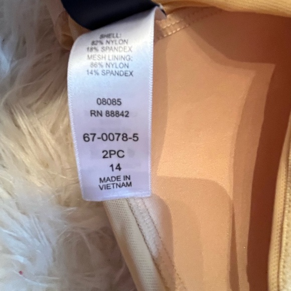 Kim Gravel x Swimsuits Long Sleeve Adjustable Side Tee Hidden Animal Size 14 - Picture 5 of 6